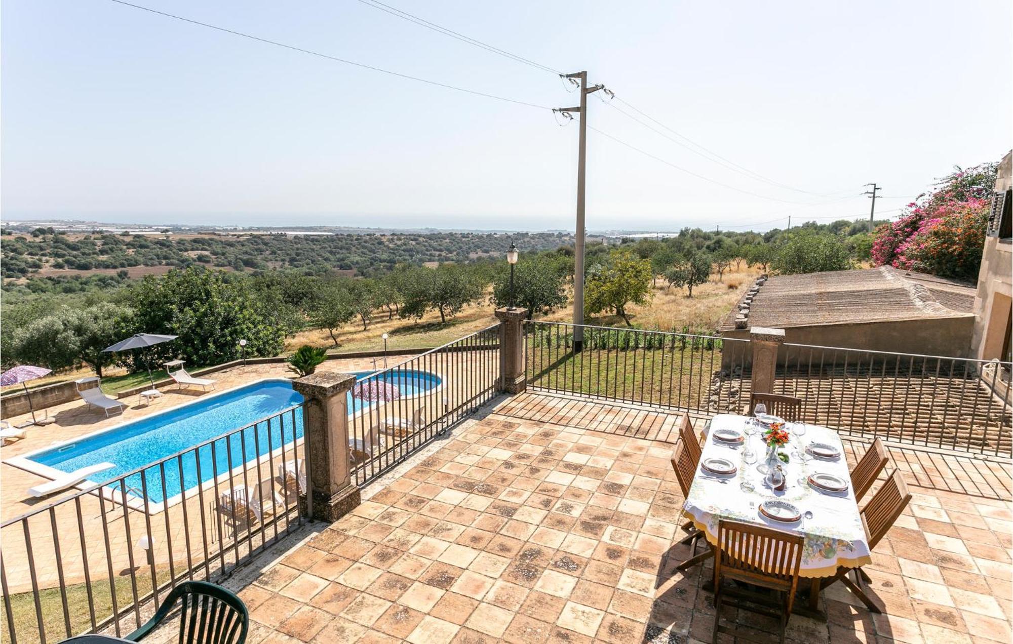 Cozy Home In Ragusa With Kitchen Camemi Экстерьер фото