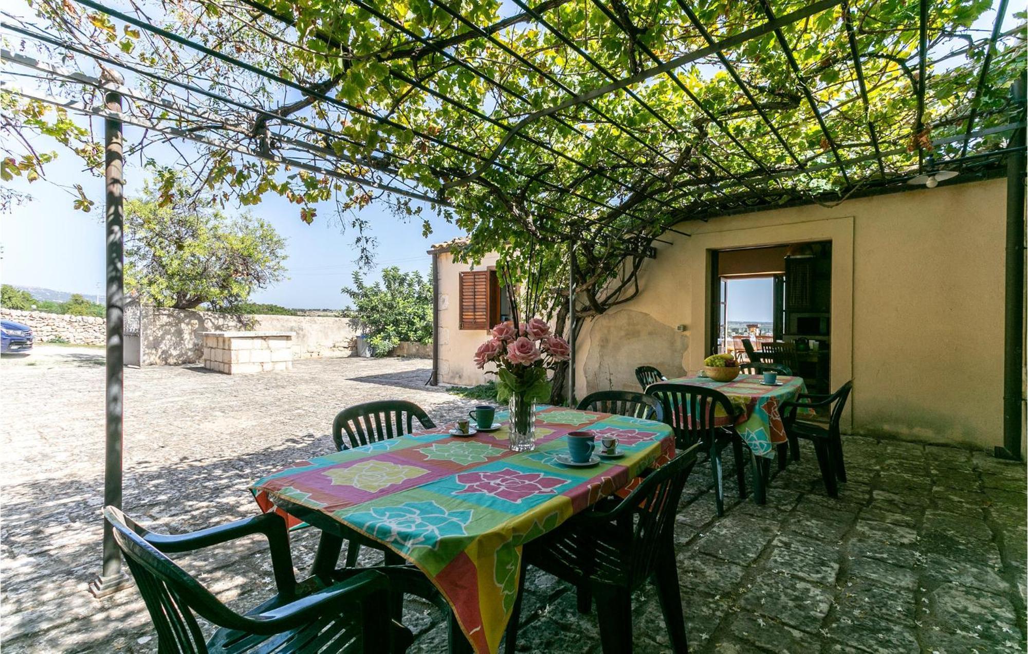 Cozy Home In Ragusa With Kitchen Camemi Экстерьер фото